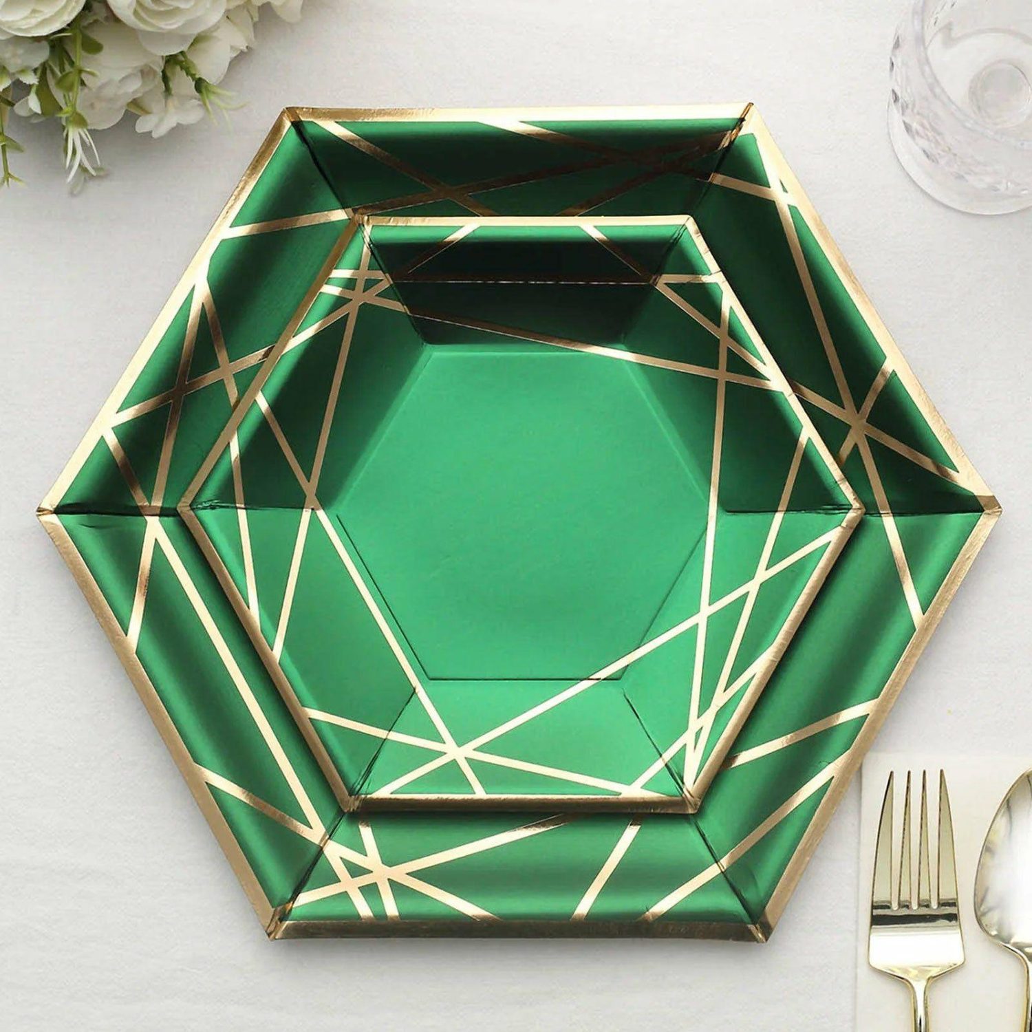 Paper Salad/Dessert Plates | 25 Pack Hunter Emerald Green / Gold Hexagon Salad Paper Plates, Geometric Disposable Dessert Appetizer Party Plates 300 GSM 7″ Disposable Tableware Hunter Emerald Green/Gold