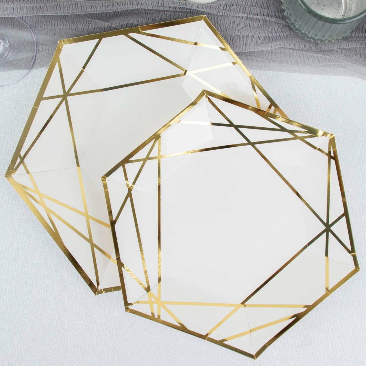 Paper Salad/Dessert Plates | 25 Pack White / Gold Hexagon Salad Paper Plates, Geometric Disposable Dessert Appetizer Party Plates 300 GSM 7″ Disposable Tableware Paper Salad/Dessert Plates