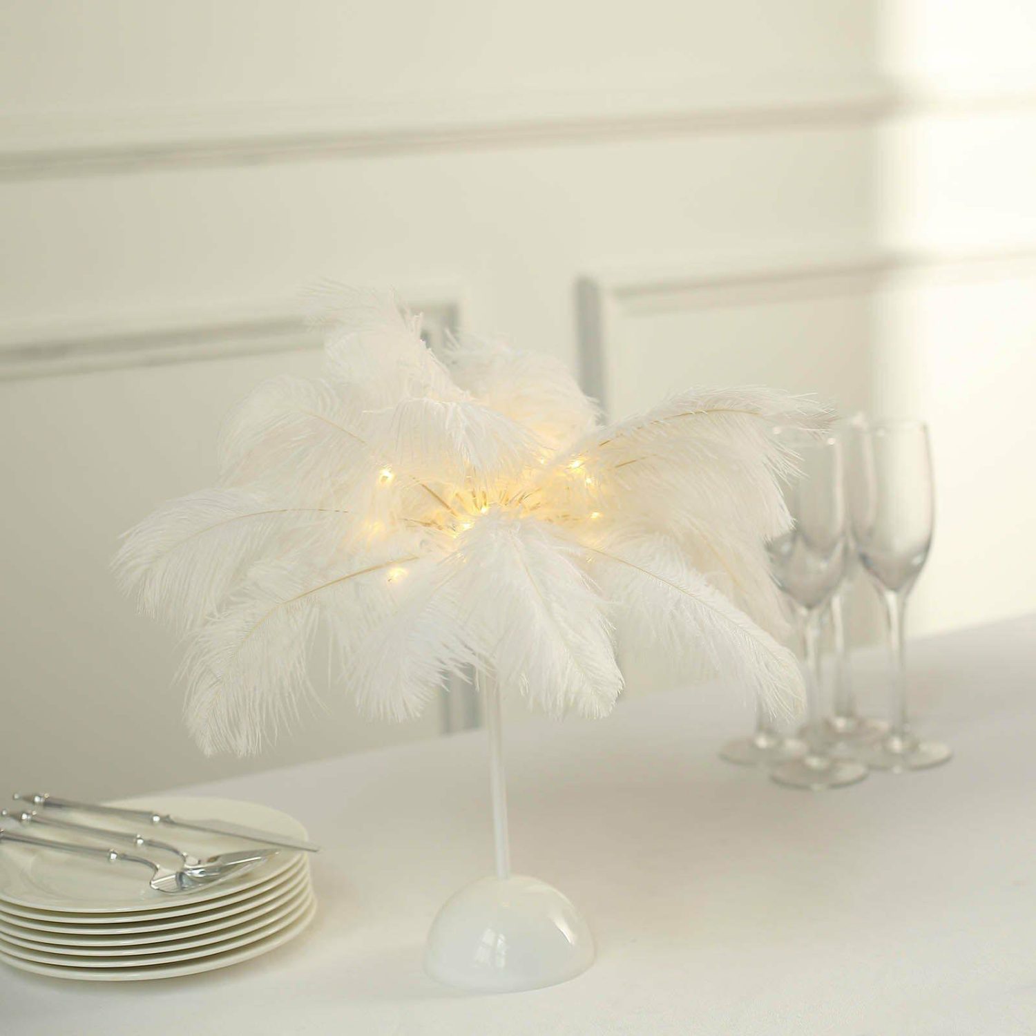 Tabletop LED Décor | LED White Ostrich Feather Table Lamp Desk Light, Battery Operated Cordless Wedding Centerpiece 15″ Table Accents Tabletop LED Décor